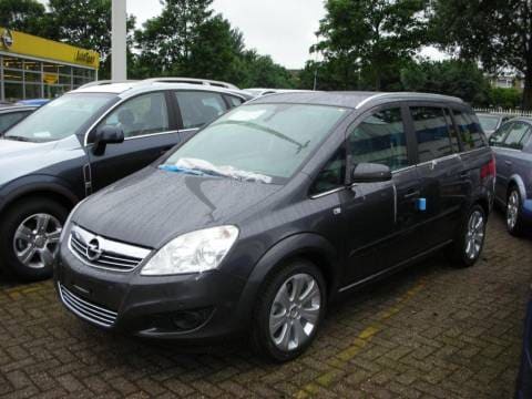 Opel Zafira 2.2 Cosmo (2008)
