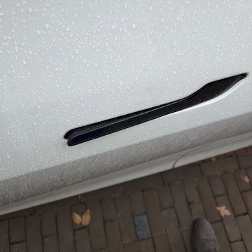 Tesla Model Y (2023)