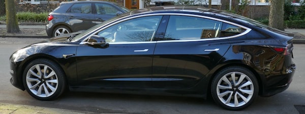 Tesla Model 3 Long Range AWD (2019)