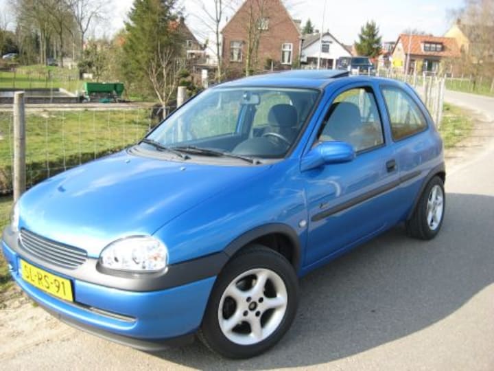 Opel Corsa 1.4i Sport (1997)