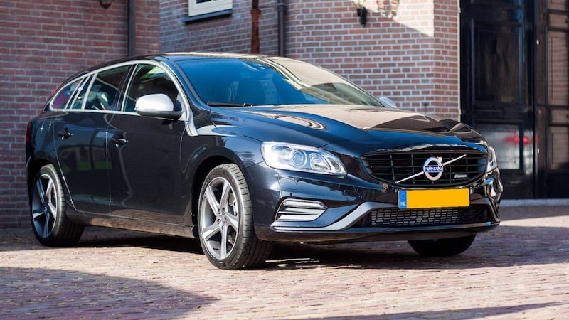 Volvo V60 D4 R-Design (2014)