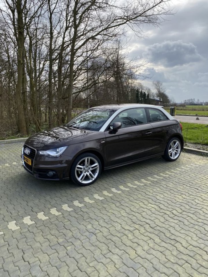 Audi A1 1.2 TFSI S-Edition (2011)
