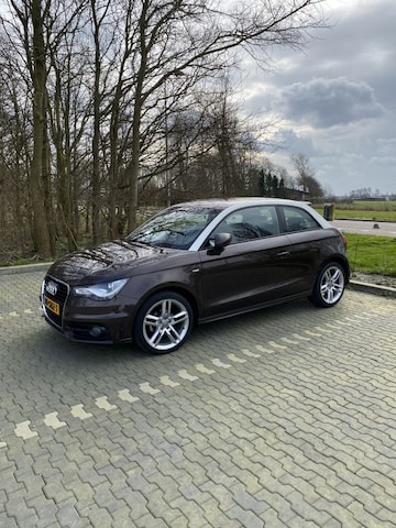 Audi A1 1.2 TFSI S-Edition (2011)