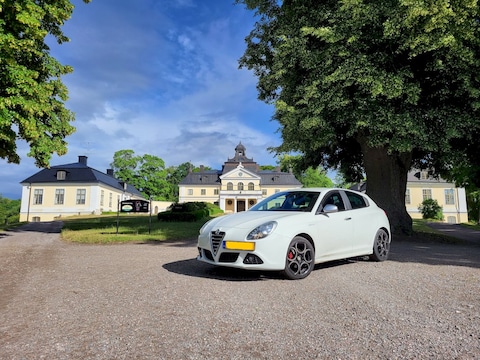 Alfa Romeo Giulietta 1.4 Turbo 120 Distinctive (2013)