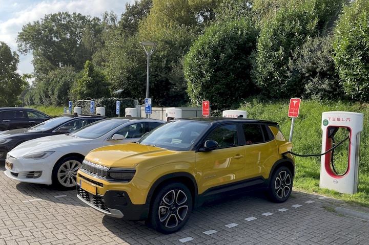 Jeep Avenger 54kWh Summit (2023)