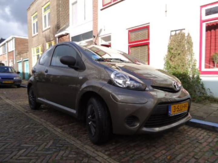 Toyota Aygo 1.0 12v VVT-i Now (2013)