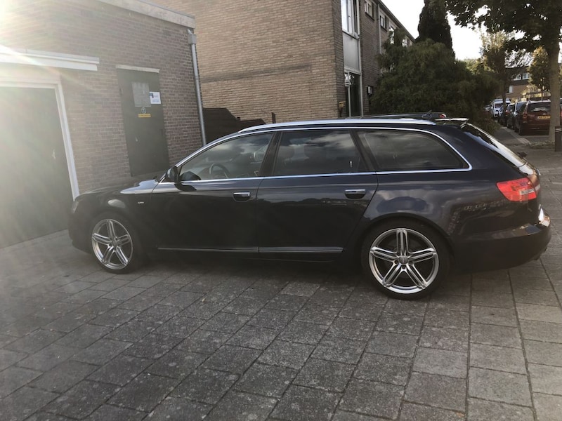 Audi A6 Avant 3.0 TFSI quattro (2009)