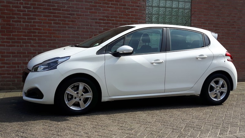 Peugeot 208 Blue Lion 1.2 PureTech 82 (2018)