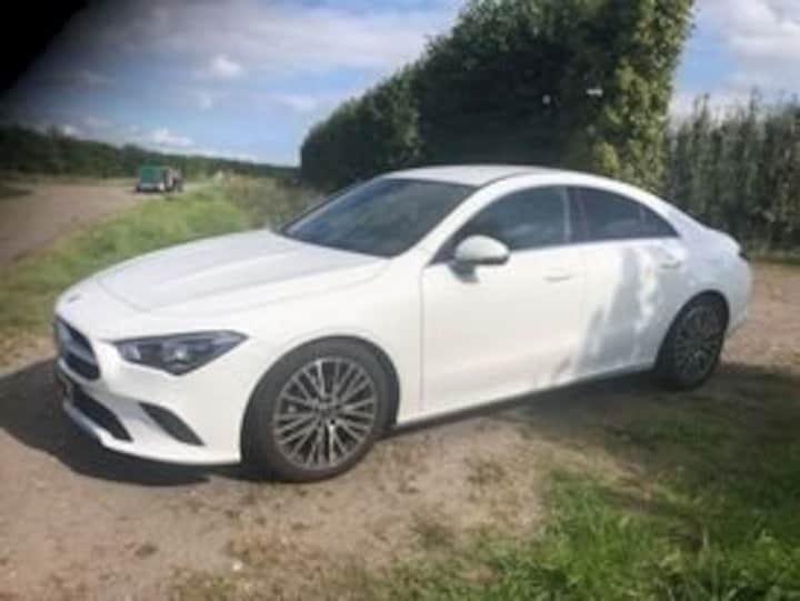 Mercedes-Benz CLA 200 Business Solution Luxury