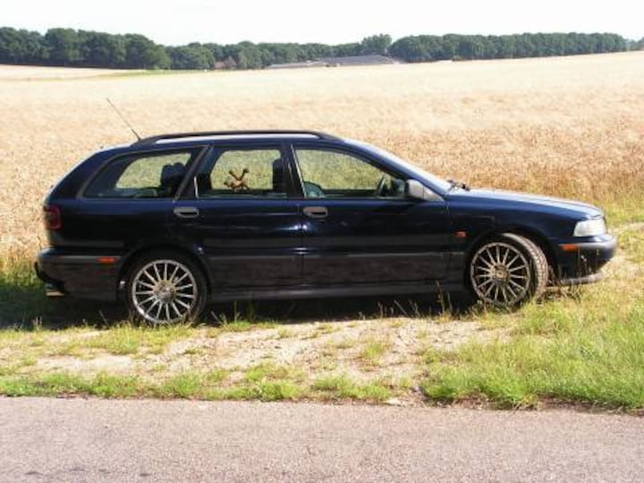Volvo V40 1.8 (1997)