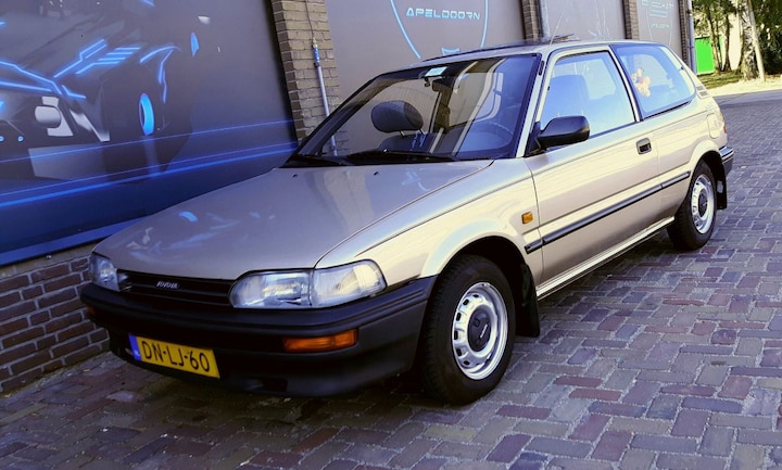 Toyota Corolla 1.3 xli Soleil (1992)