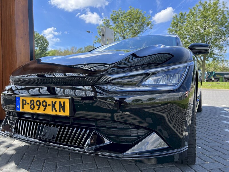 Kia EV6 77.4kWh AWD Plus (2022)