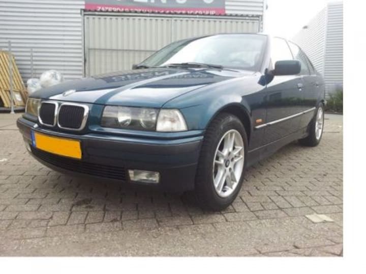 BMW 318i