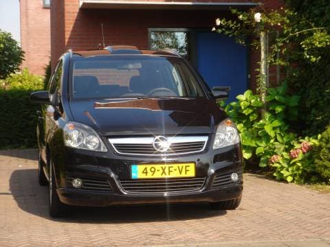 Opel Zafira 2.2 Temptation (2007)
