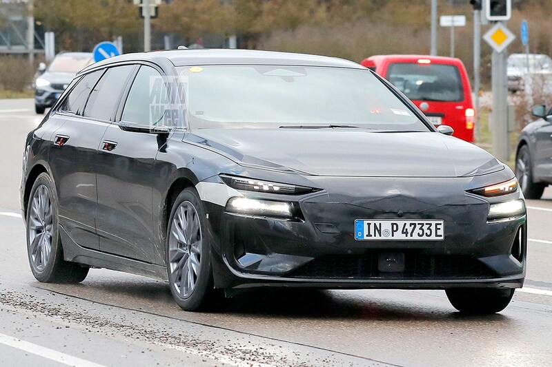 Spy shots Audi A6 Avant e-tron