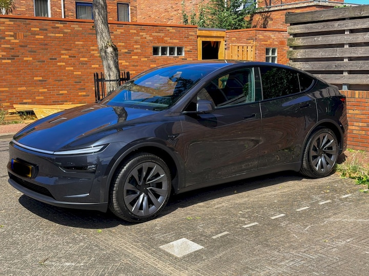 Tesla Model Y Long Range RWD (2026)
