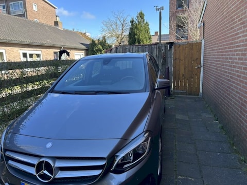 Mercedes-Benz B 180 Ambition