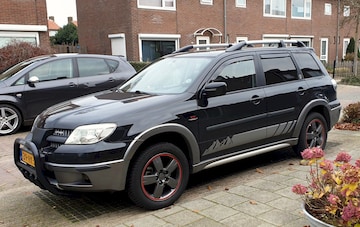 Mitsubishi Outlander 2.4 4WD Sport (2005)