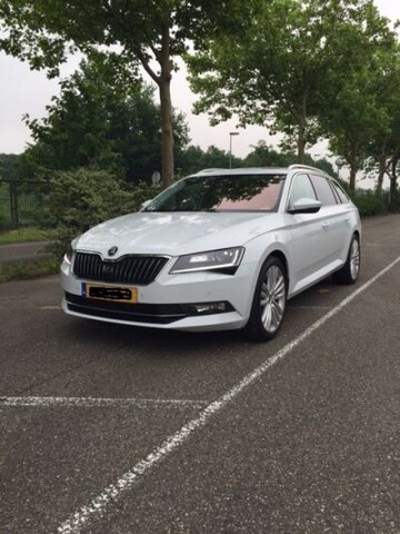 Skoda Superb Combi 1.6 TDI Greentech Style Business (2016)