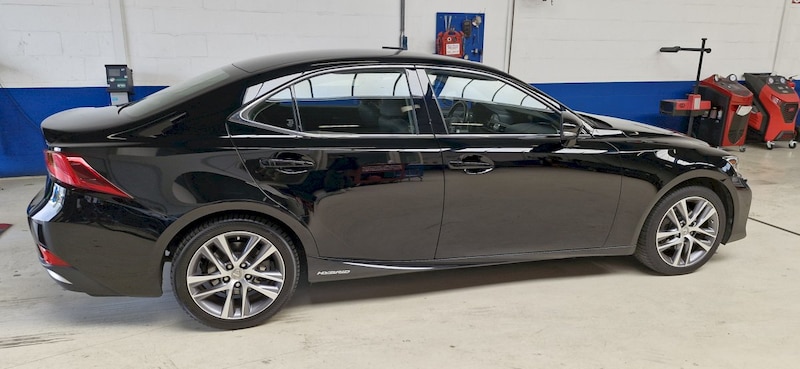 Lexus IS 300h Business Line (2018)