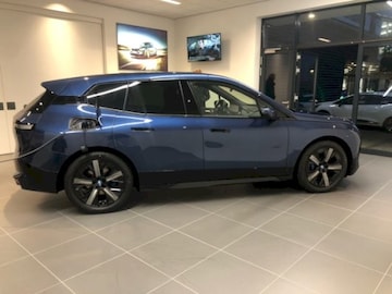 BMW iX xDrive40 (2021)