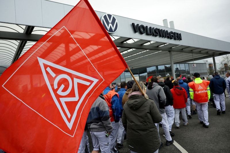 Vakbond roept op tot nieuwe stakingen bij Volkswagen