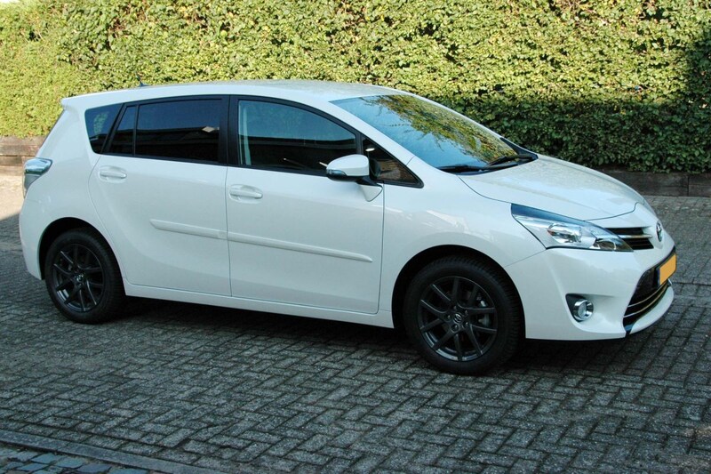 Toyota Verso 1.8 16v VVT-i Business 7P (2015)