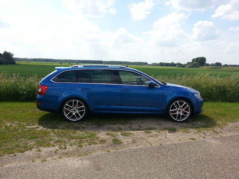 Skoda Octavia Combi 2.0 TDI Greentech Elegance Businessl (2014)