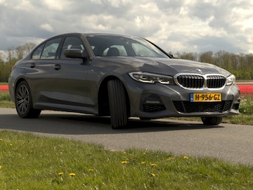 BMW 320i (2020)
