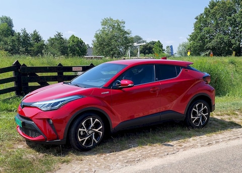 Toyota C-HR 1.8 Hybrid Business Intro