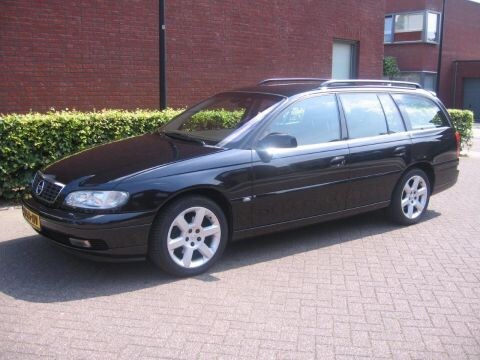 Opel Omega Stationwagon 2.6i-V6 Executive Edition (2002)