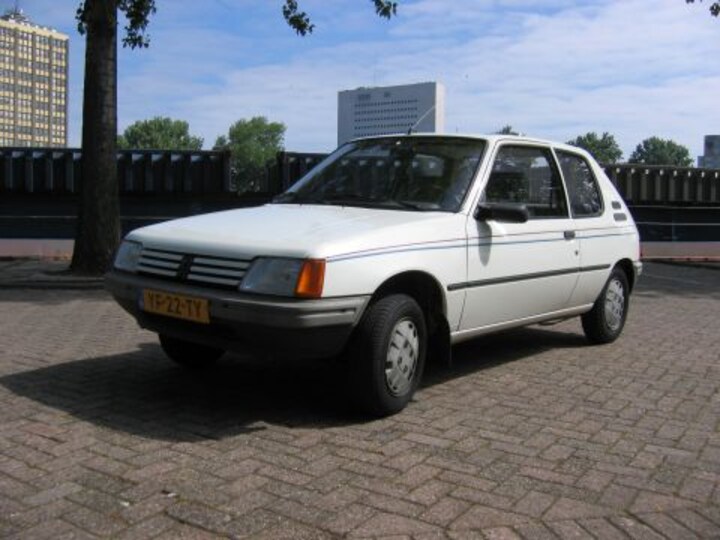 Peugeot 205 XL 1.1