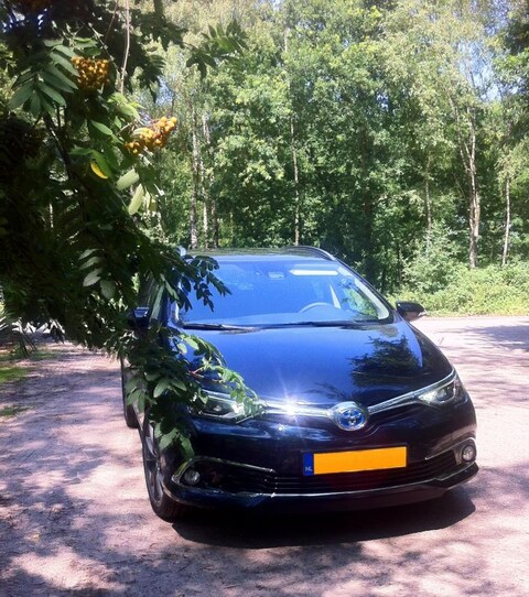 Toyota Auris Touring Sports 1.8 Hybrid Lease Pro (2015)