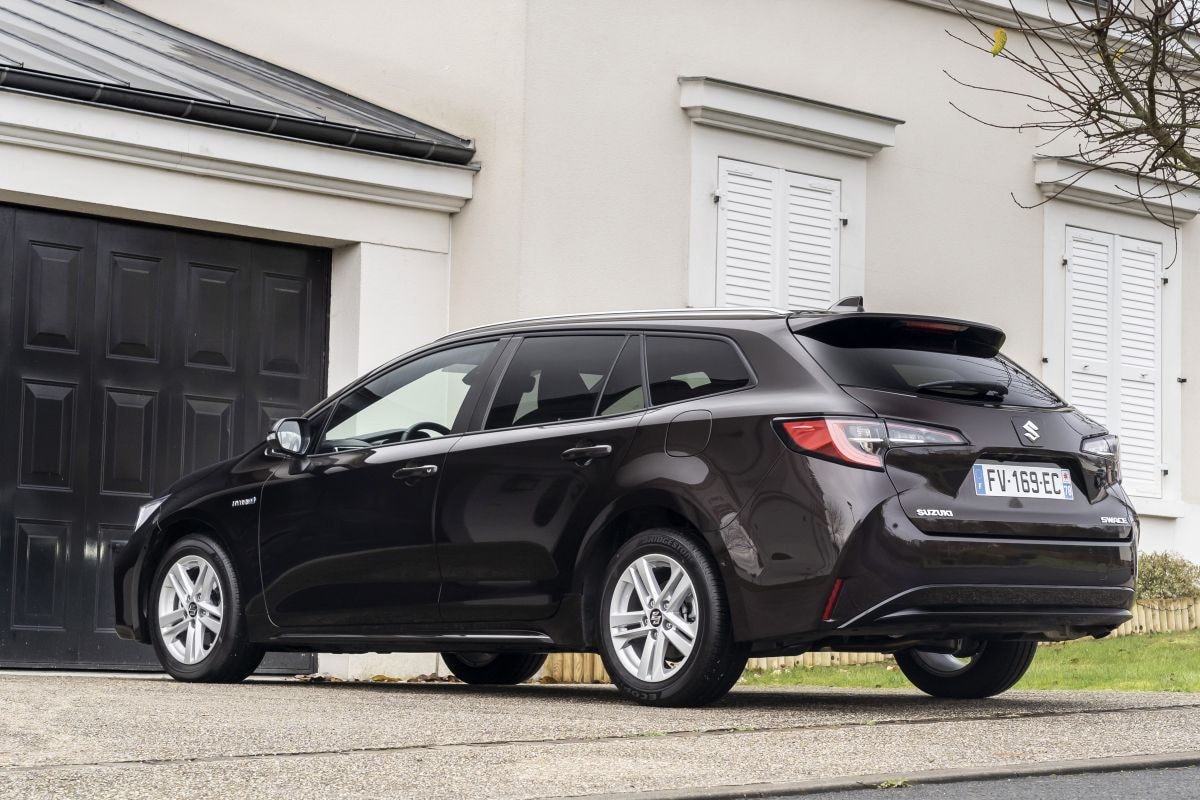 Suzuki Swace 1.8 Hybrid Style (2021) review - AutoWeek