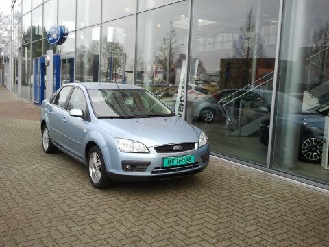 Ford Focus 1.6 16V Ghia (2005)