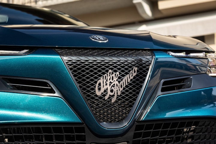 Alfa Romeo Junior Ibrida Q4