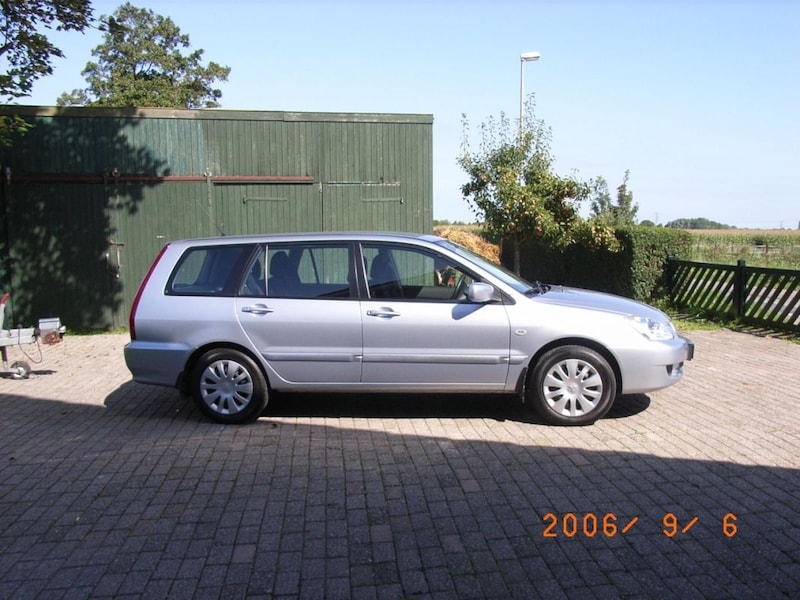 Mitsubishi Lancer Wagon 1.6 Inform (2006)