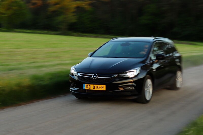 Opel Astra Sports Tourer 1.0 Turbo Innovation (2017)