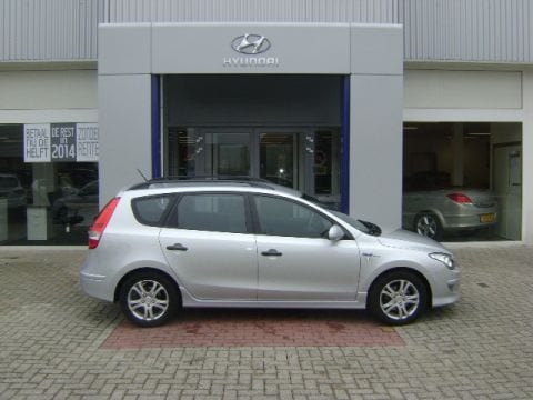 Hyundai i30 CW 1.4i CVVT Blue i-Drive (2011)