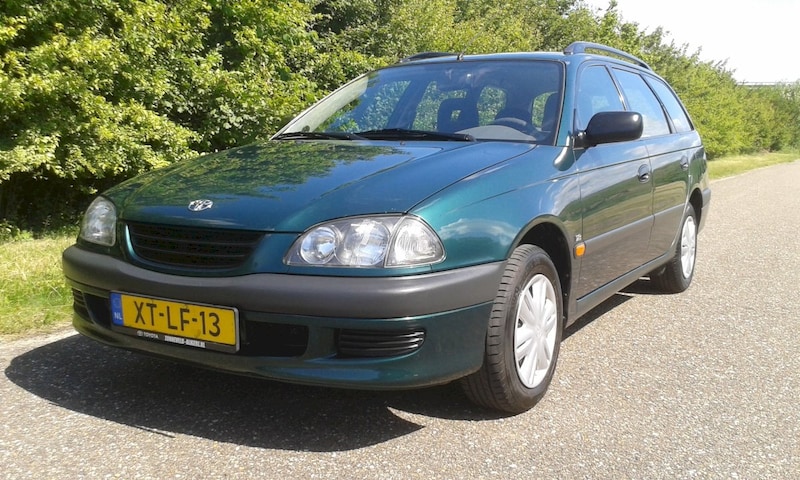 Toyota Avensis (1999)