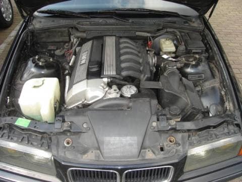 BMW 328i touring Executive (1995)