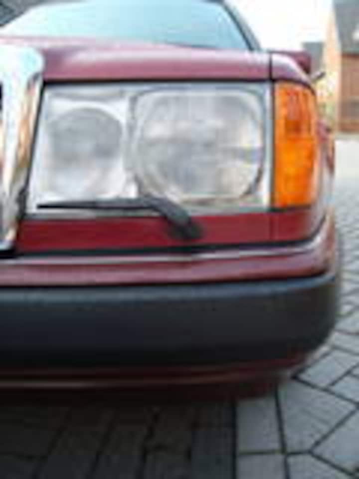 Mercedes-Benz 300 CE-24 Cabrio (1993)