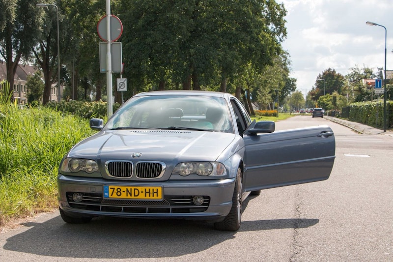 BMW 330Ci (2000)