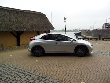 Honda Civic 1.8 Executive (2014)