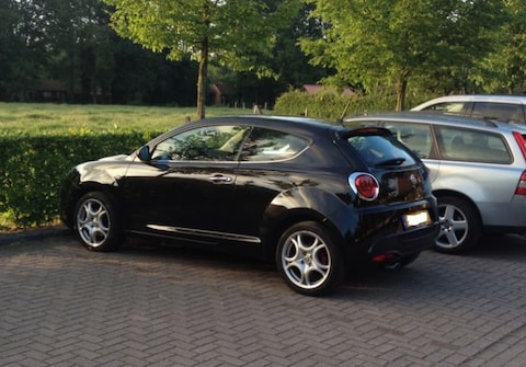 Alfa Romeo MiTo 1.6 JTDm Distinctive (2010)