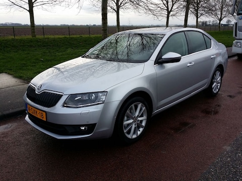 Skoda Octavia 1.6 TDI Greentech Elegance Businessline (2014)