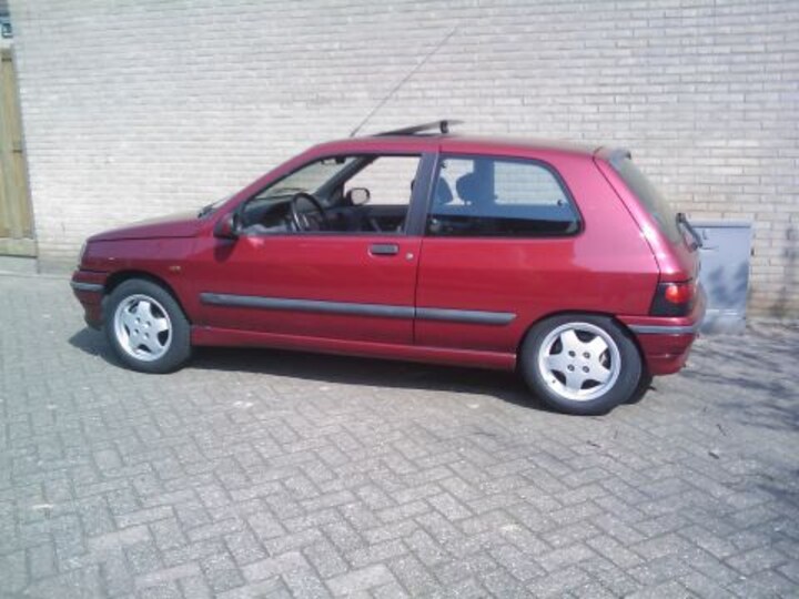 Renault Clio RSi 1.8 (1997)