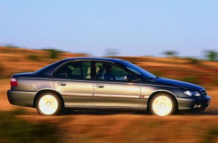 Opel Omega 2.5 TD Elegance (2000)