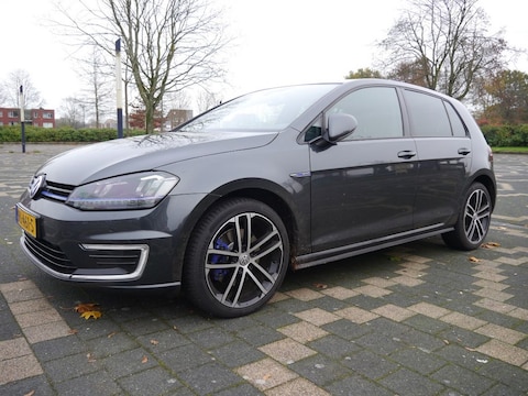 Volkswagen Golf 1.4 TSI GTE (2015)