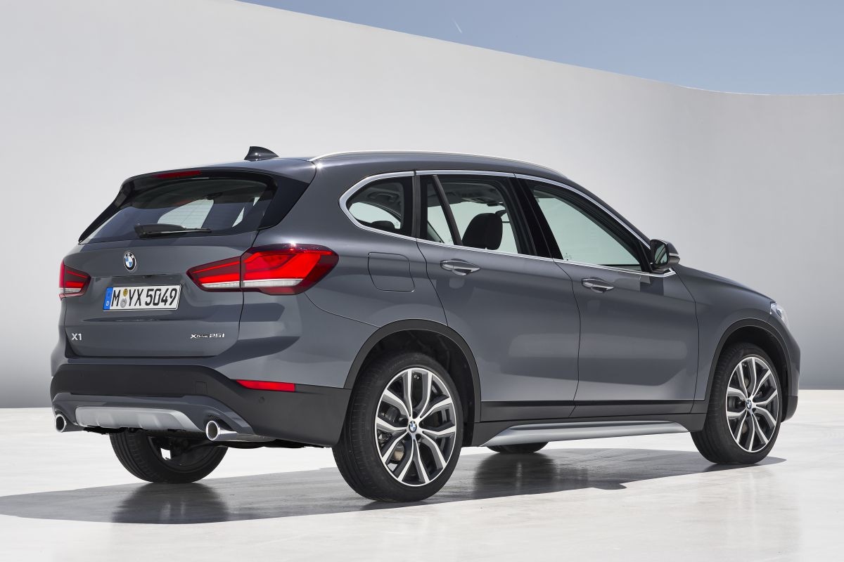 BMW X1 xDrive20i (2021) review - AutoWeek
